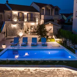 Villa Pescatore, Trogir