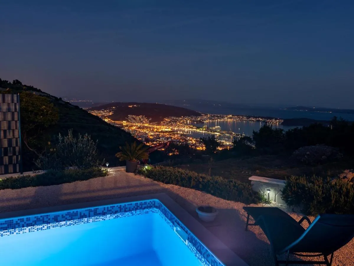Scenic Sea View,Three Bedroom Villa With Pool Trogir